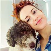 Maestra de primaria en activo con mención en ingles. Da clases a niños de primaria, adolescentes y adultos